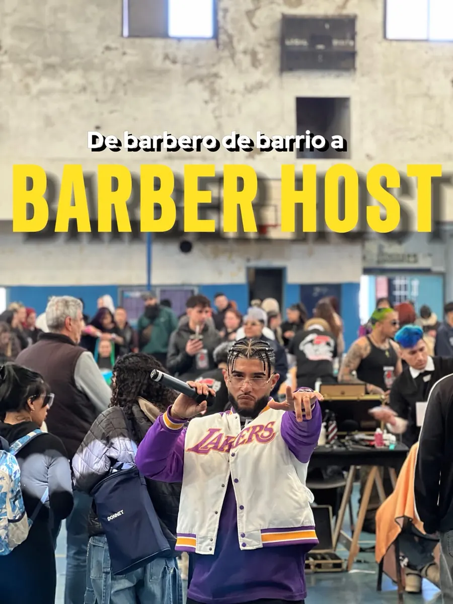De barbero de barrio a Barber Host: Ezequiel Farias con el micrófono en un evento