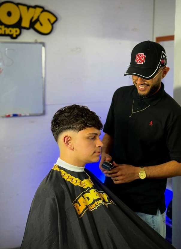 Barbero trabajando — Bad Boys